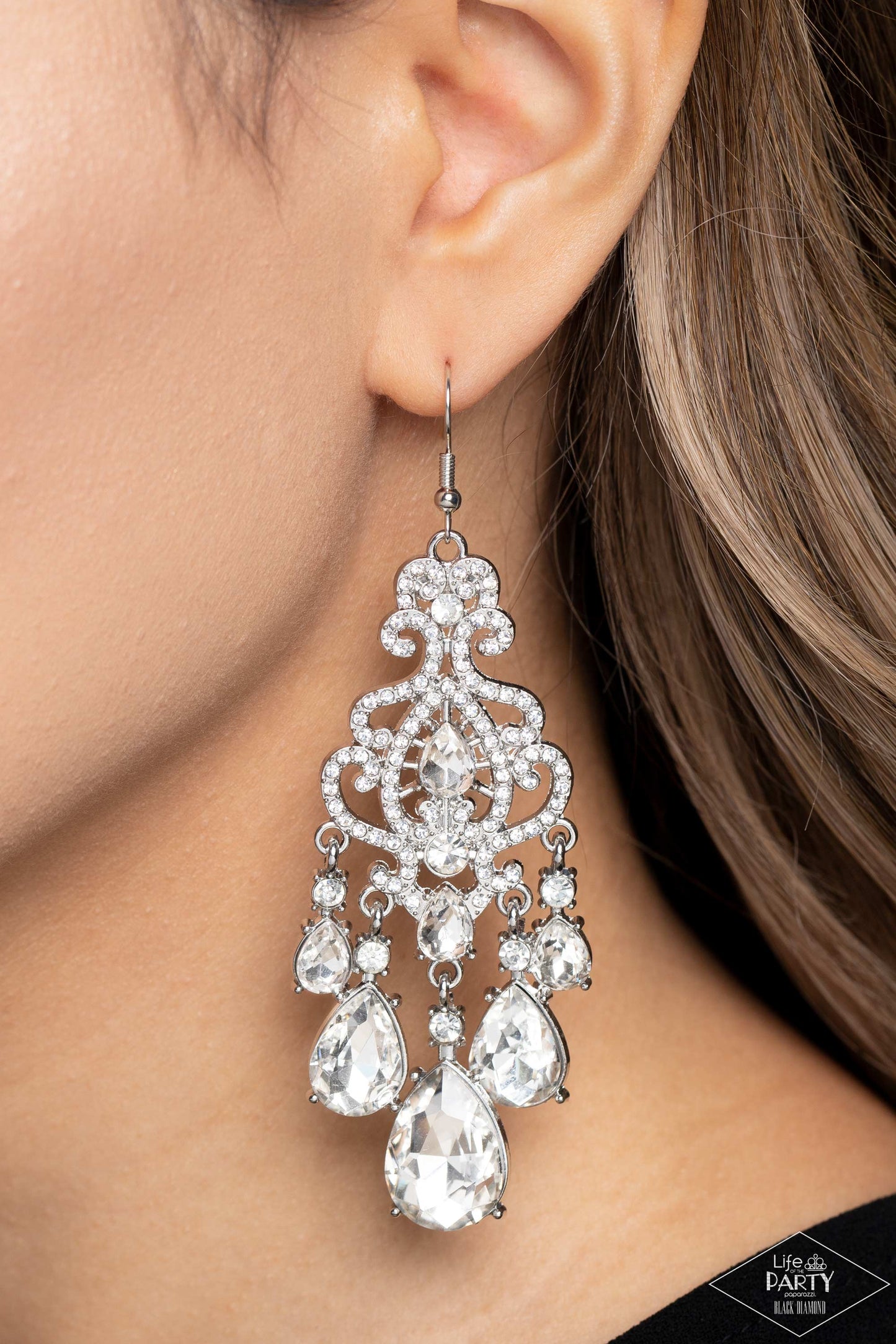 Paparazzi Accessories - Queen Of All Things Sparkly - White Earrings