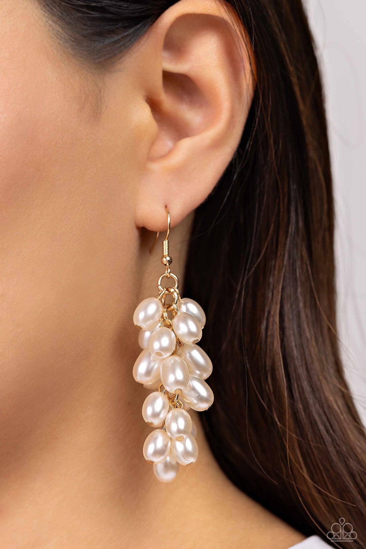 Paparazzi Accessories - Pearl Posse - Gold Earrings