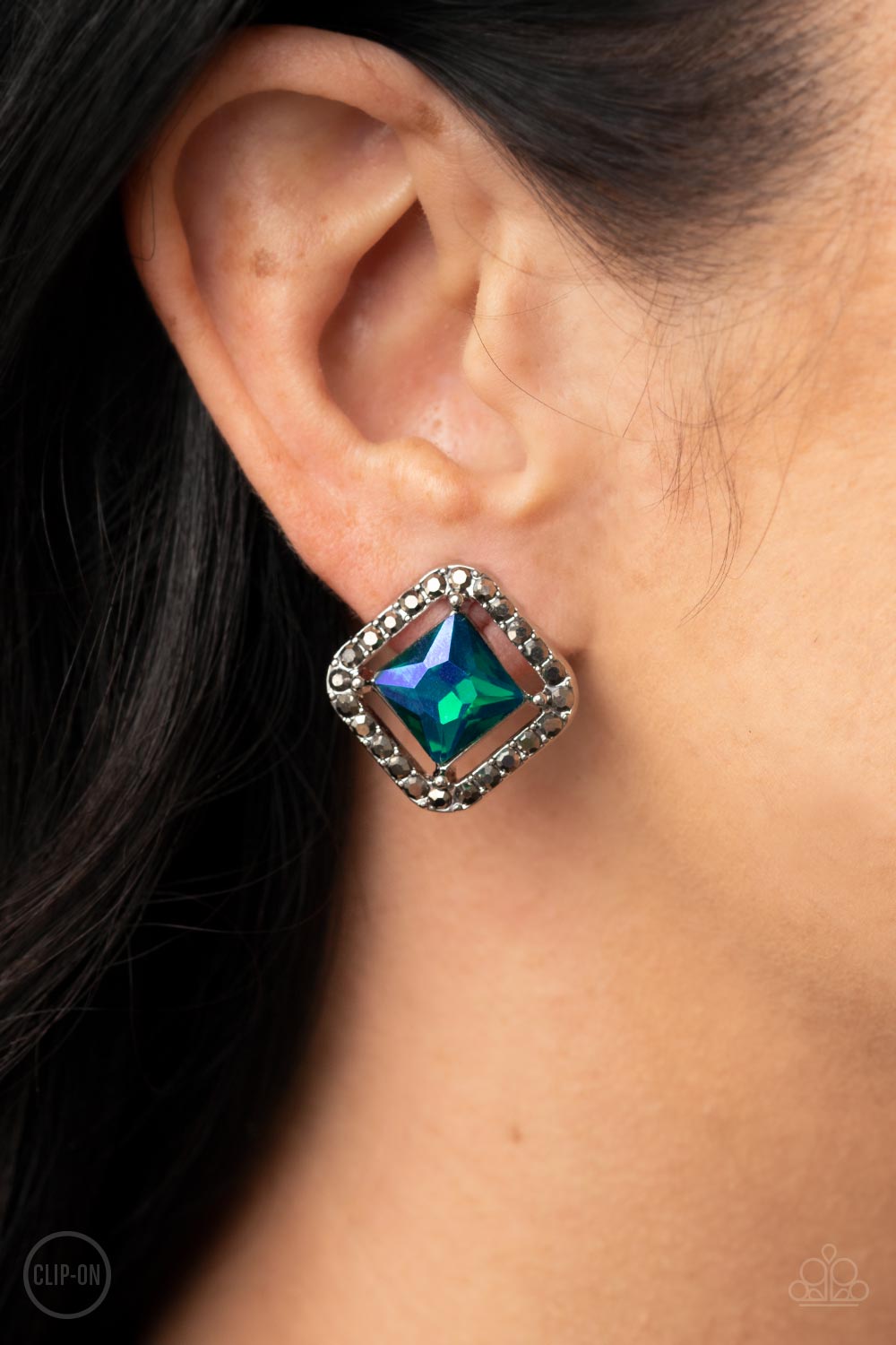 Paparazzi Accessories - Cosmic Catwalk E33 - Green Earrings