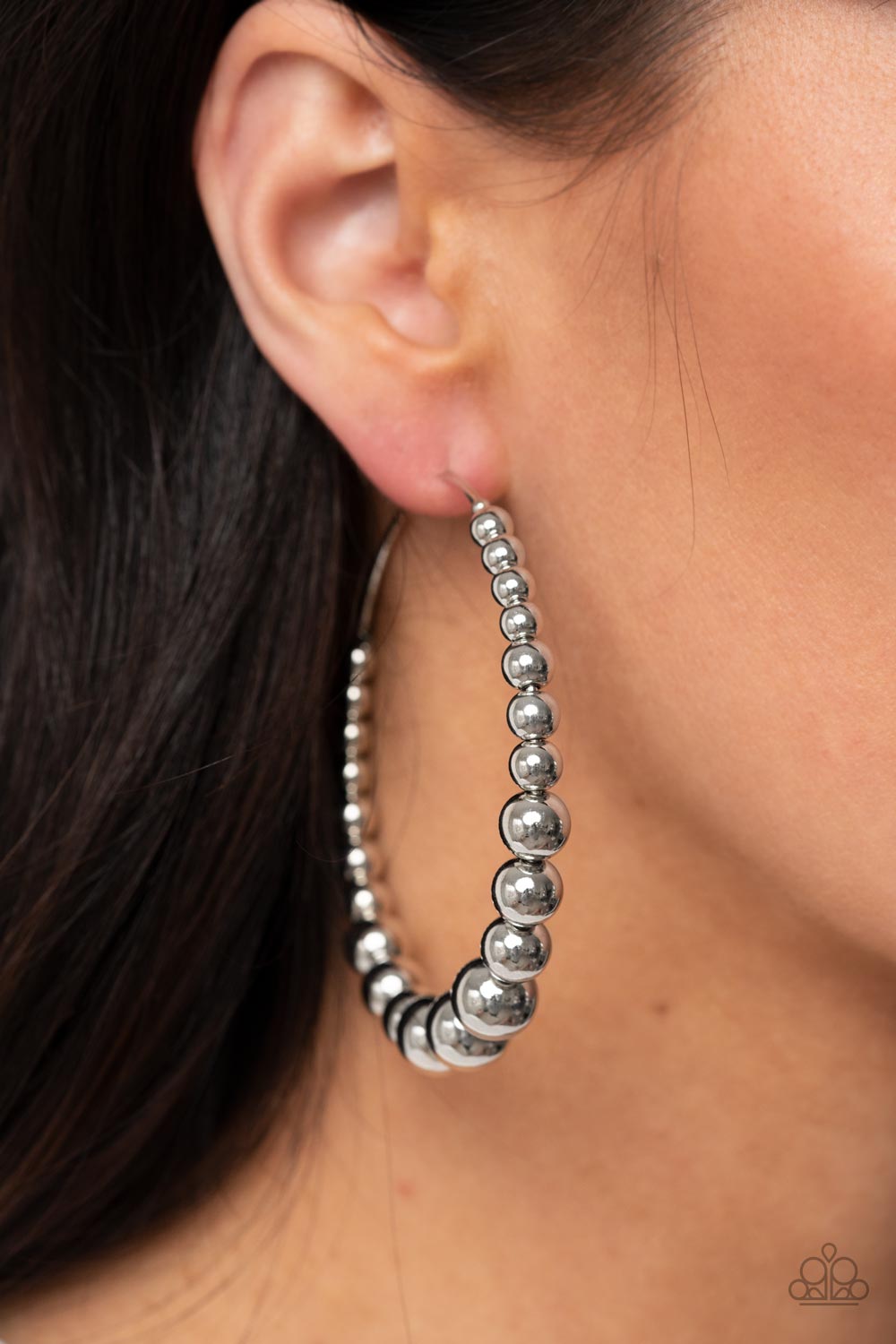 Paparazzi Accessories - Show Off Your Curves E9 - Silver Earrings