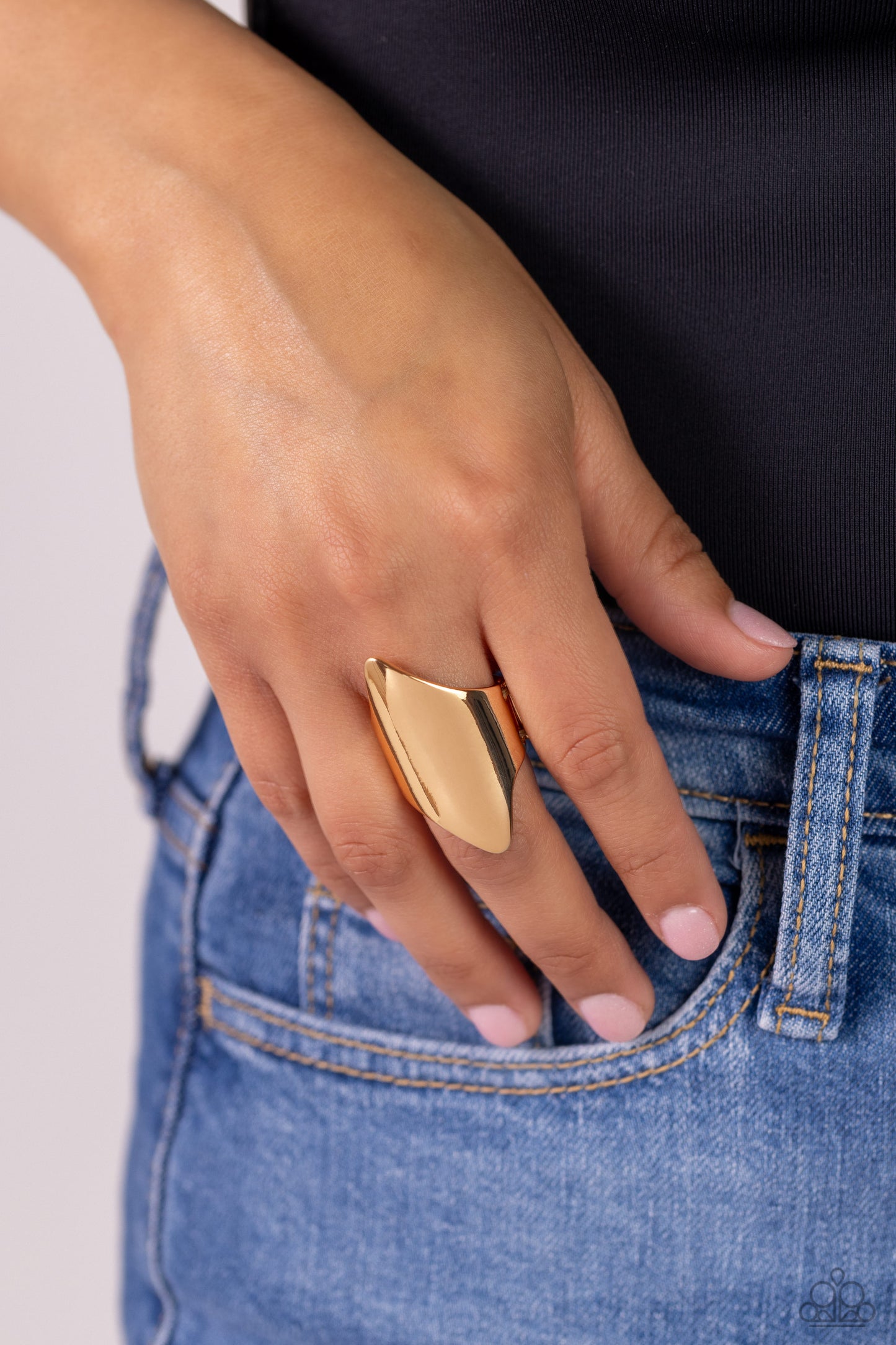 Paparazzi Accessories - Pointed Palm Desert - Gold Ring